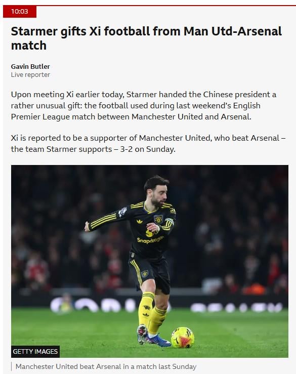 Starmer gifts Xi football from Man Utd-Arsenal match
