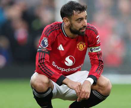 Manchester United's Bruno Fernandes reacts