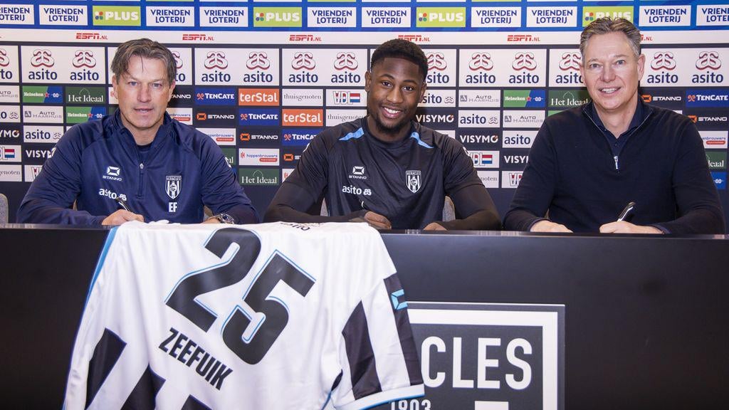 'Lazio en Ajax akkoord over transfersom Taylor' • Heracles haalt AZ-spits Zeefuik