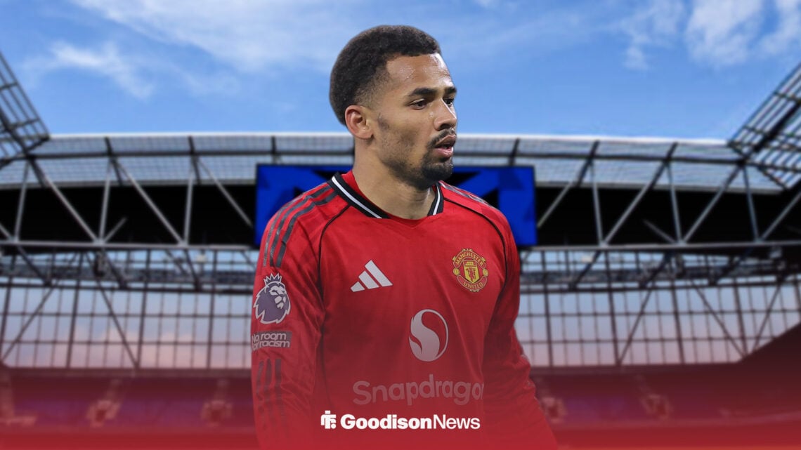 Iliman Ndiaye in Man United shirt