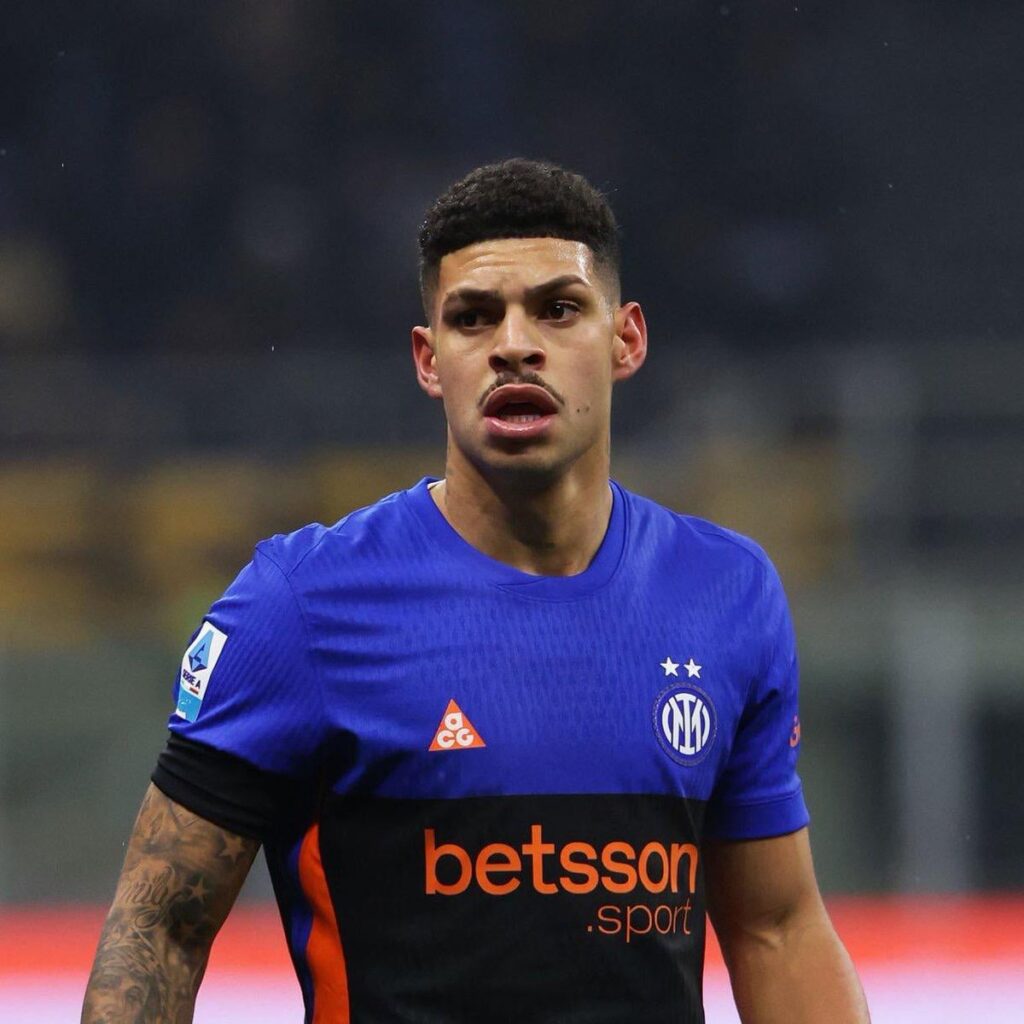 [Nico Schira] 🚨 JUST IN: Bournemouth have offered a loan with the obligation to buy, worth €18-20M, for Luis Henrique. Talks are in progress. 🇧🇷