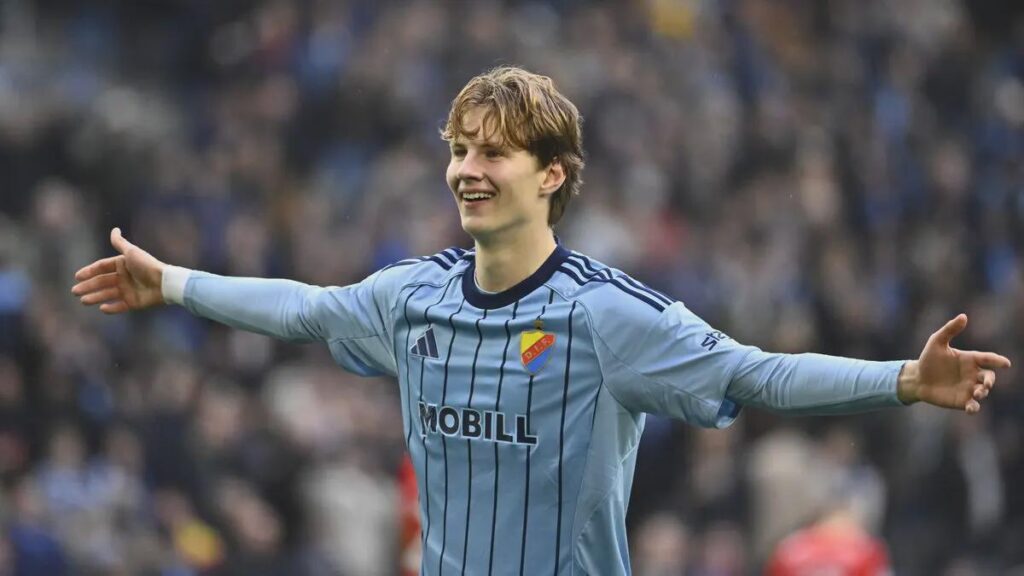 Alguém que faça esse jogador chegar ao Scout do Benfica!!!