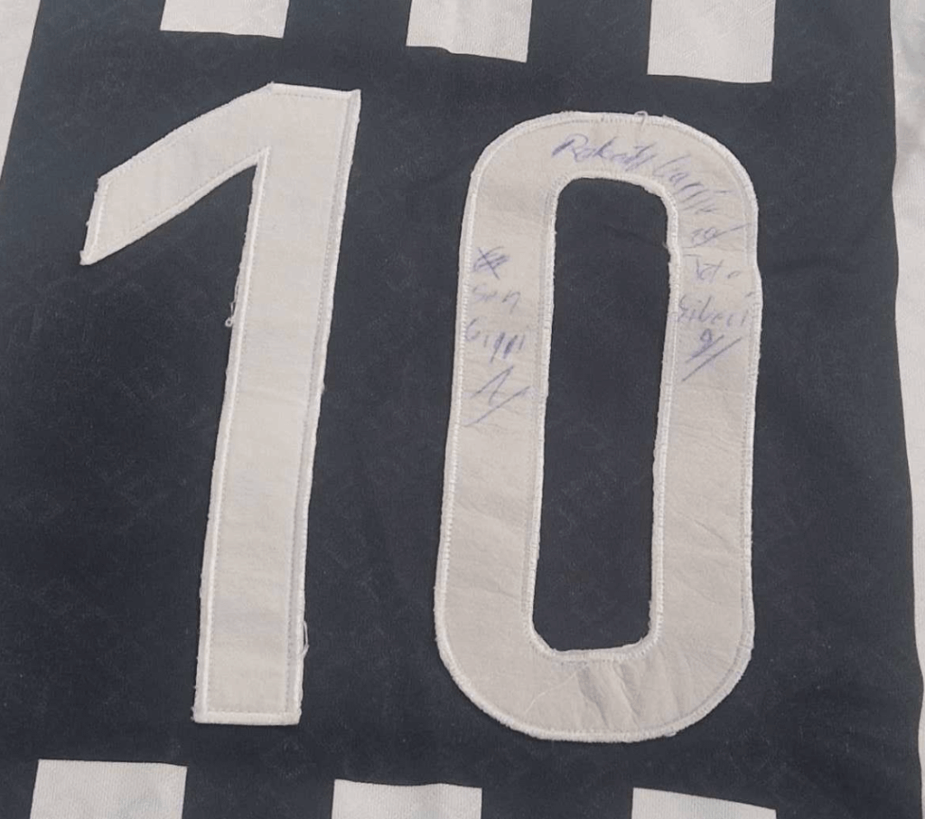 Who signed this 1992/93/94 kit? I think the top name might be Roberto Gaglia?