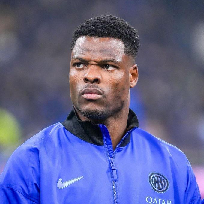 [DiMarzio via SkySport] 🚨 BREAKING: Liverpool has inquired about Denzel Dumfries, following a recent injury suffered by Jeremie Frimpong 🇳🇱. Dumfries is at the earliest predicted to return by Juventus game to the 2nd leg of the UCL playoff in the most optimistic scenario.