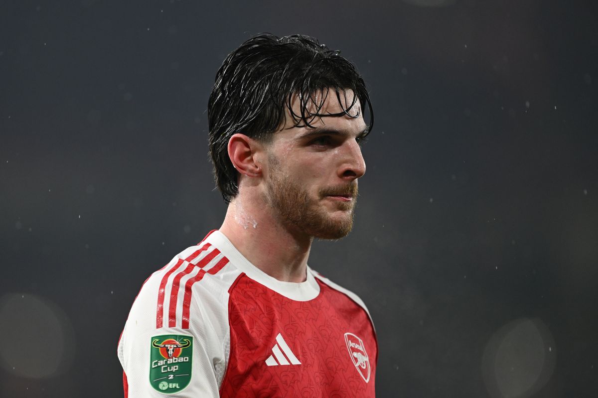 Declan Rice of Arsenal looks on during the Carabao Cup Semi Final Second Leg match with Chelsea