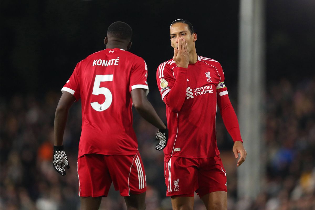 LONDON, ENGLAND - JANUARY 04: Virgil van Dijk of Liverpool speaks with Ibrahima Konate of Liverpool during the Premier League match between Fulham and Liverpool at Craven Cottage on January 04, 2026 in London, England. (Photo by Izzy Poles - AMA/Getty Images)