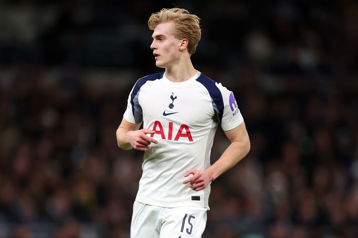 Lucas Bergvall of Tottenham is being linked with the Reds