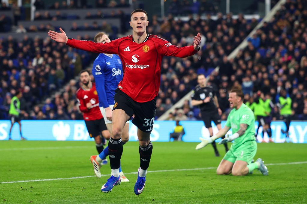 Benjamin Sesko celebrates scoring against Everton