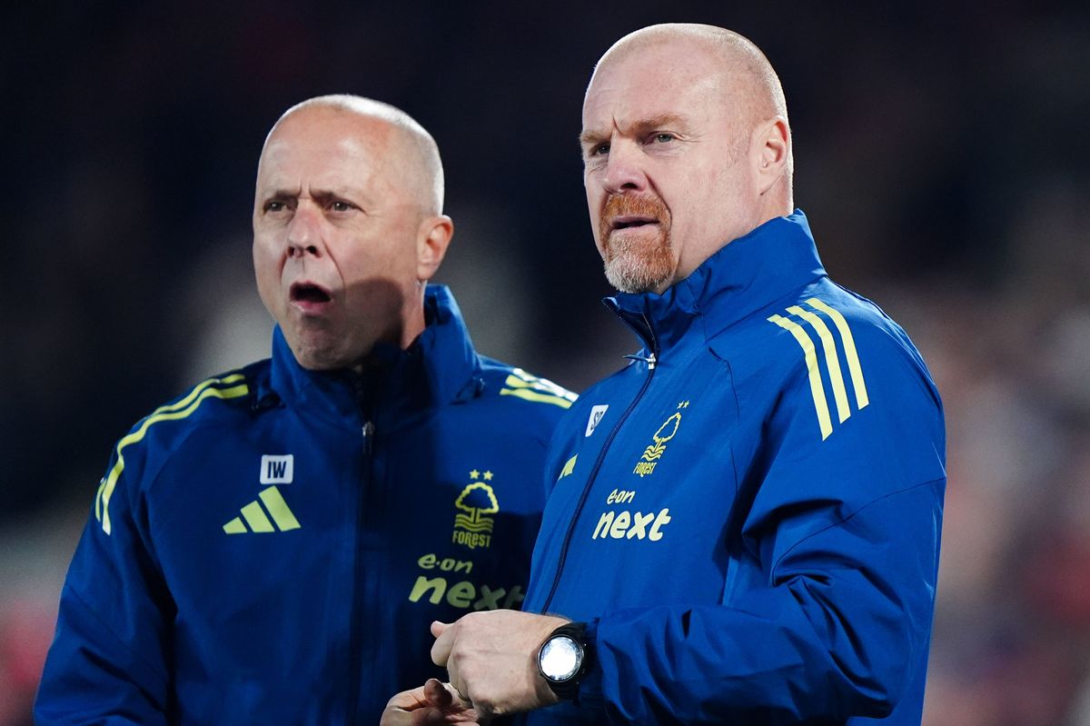 Nottingham Forest head coach Sean Dyche and assistant Ian Woan