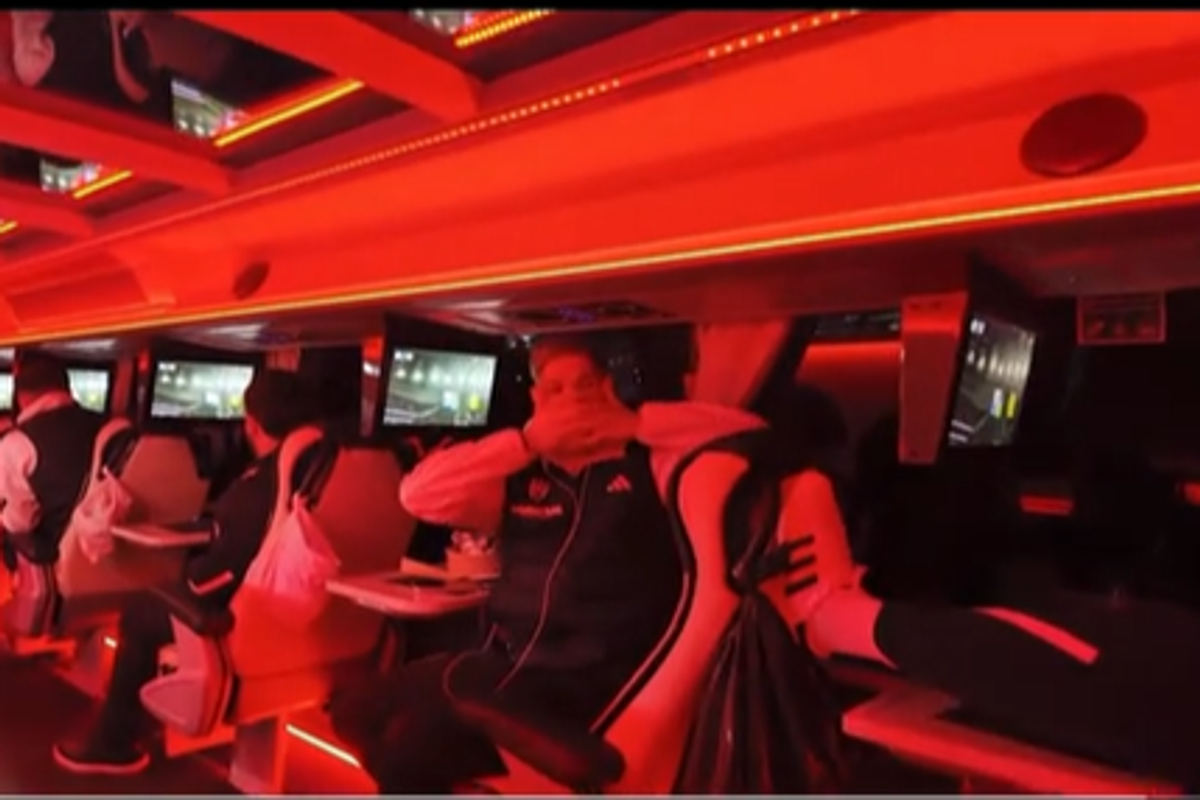 Emile Smith Rowe celebrated after Viktor Gyokeres scored for Arsenal against Tottenham