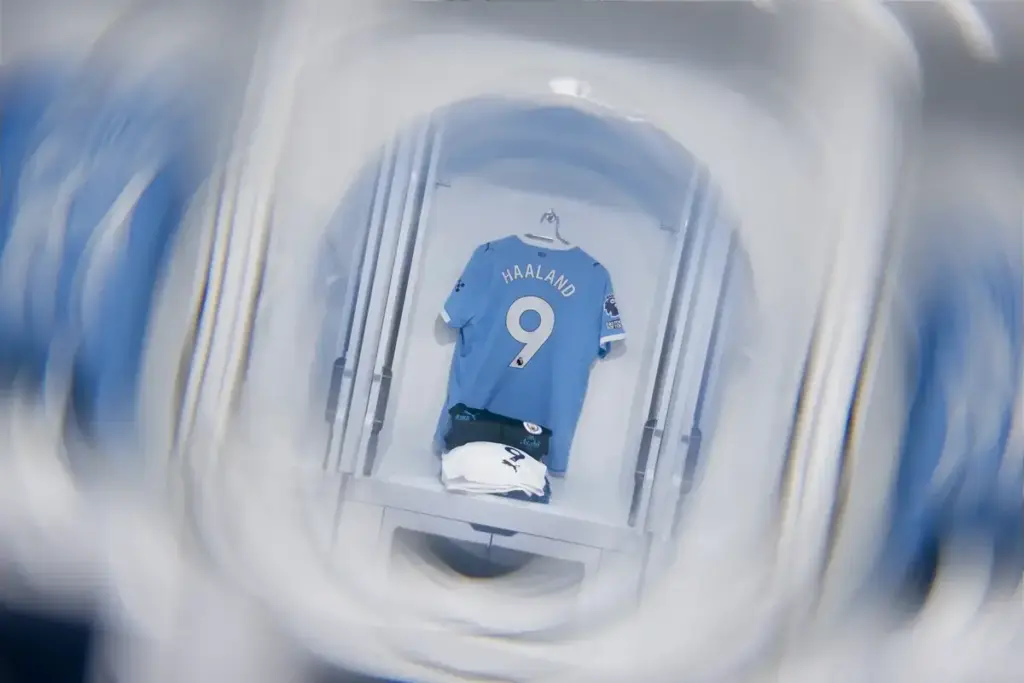 Manchester City announce new back of shirt sponsor to feature in domestic cup matches