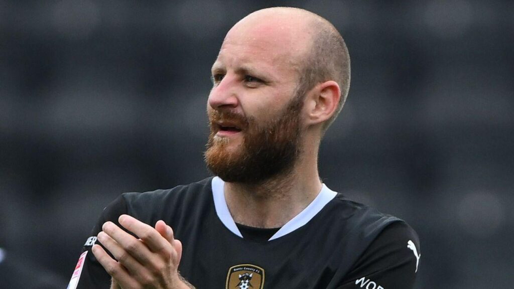 Fans crowd-fund £16,397 fee to bring club hero from non-league to Sweden