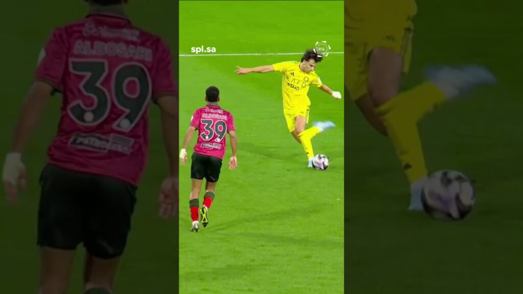 All angles of the João Félix rabona 💫😳