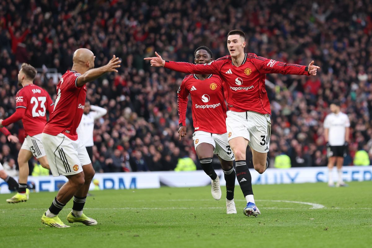 Benjamin Sesko of Manchester United celebrates 