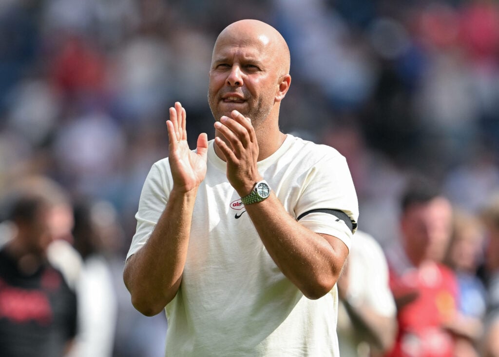 Arne Slot applauds Liverpool fans