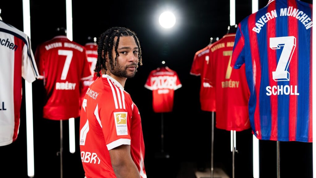 This is why Serge Gnabry stays at FC Bayern!