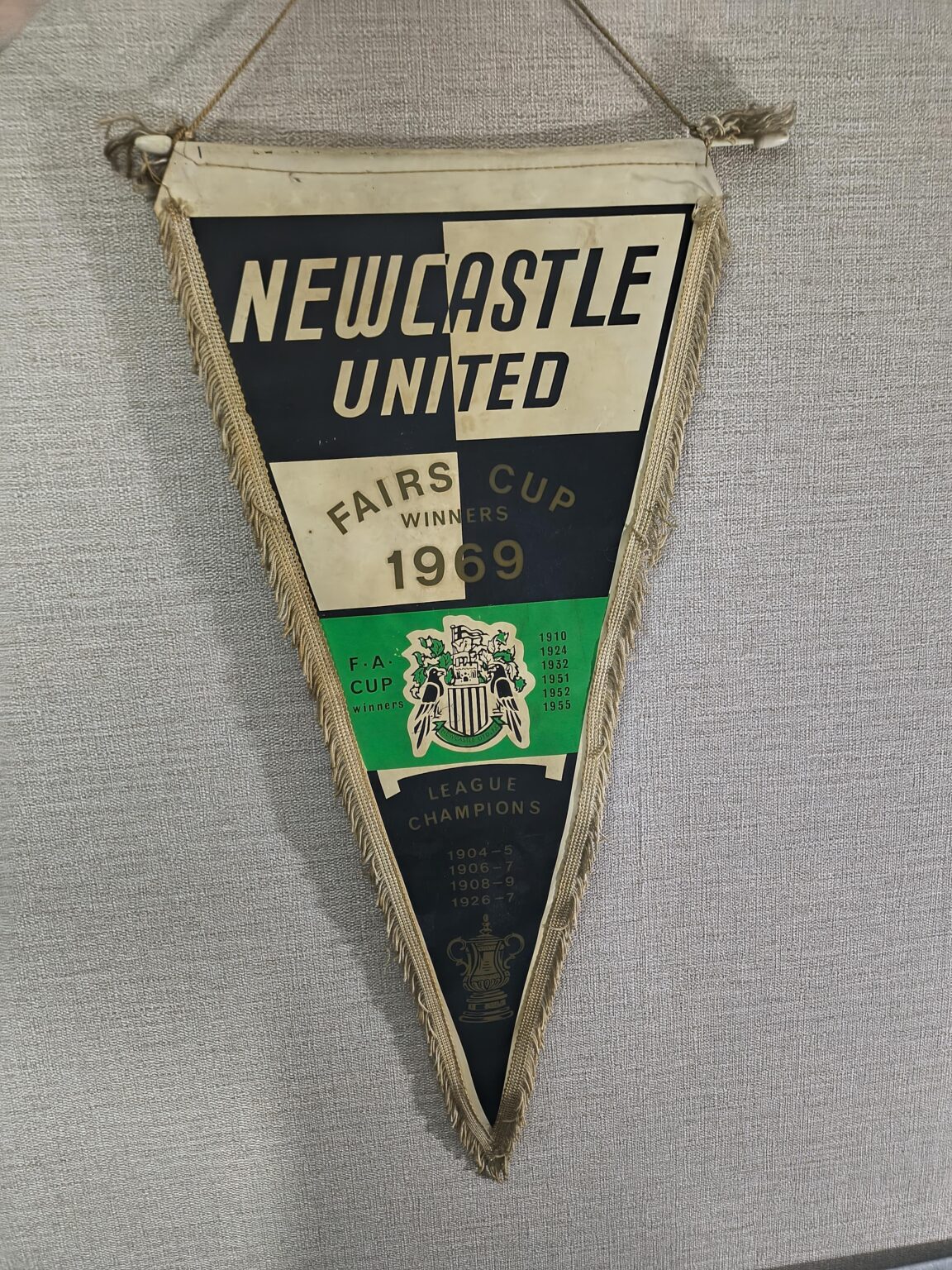 I want to make something similar for our League cup but what is it?