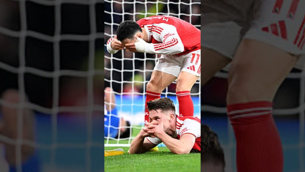 Gabriel Martinelli with the ASSIST of the year 😍 #afc #arsenal