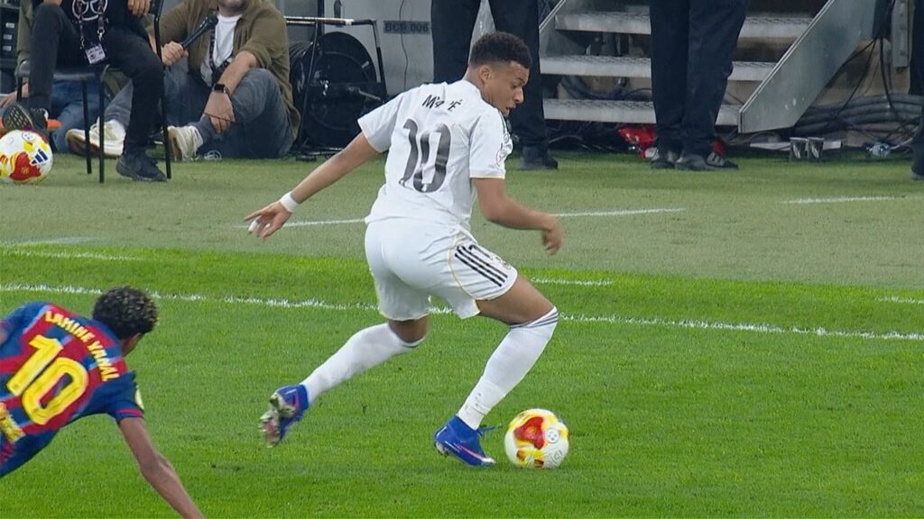 Kylian Mbappe Making Famous Players Look Stupid