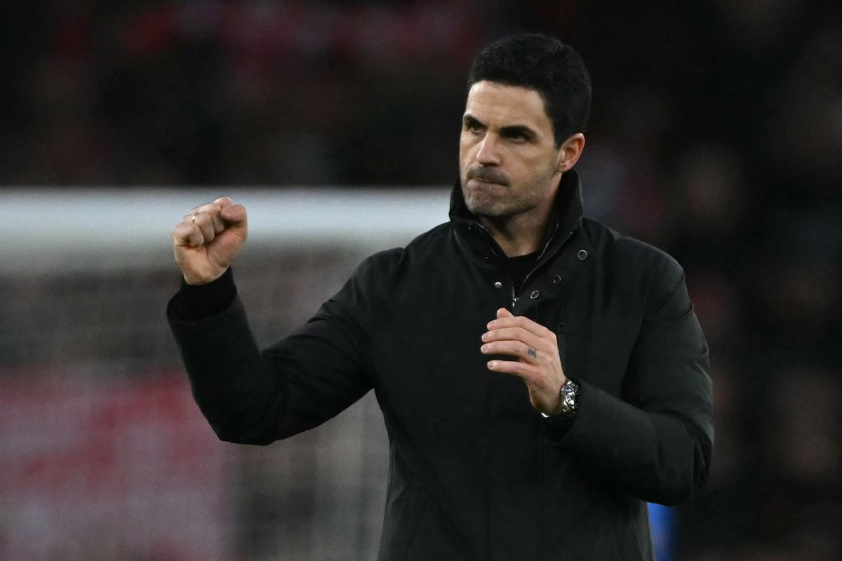 Arsenal's Spanish manager Mikel Arteta celebrates on the pitch after the English Premier League football match between Arsenal and Sunderland