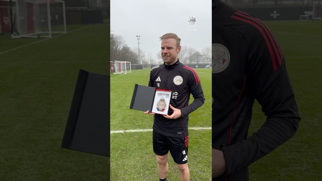 Davy Klaassen scores Ajax’ best goal of January 2026! @curacaotourism