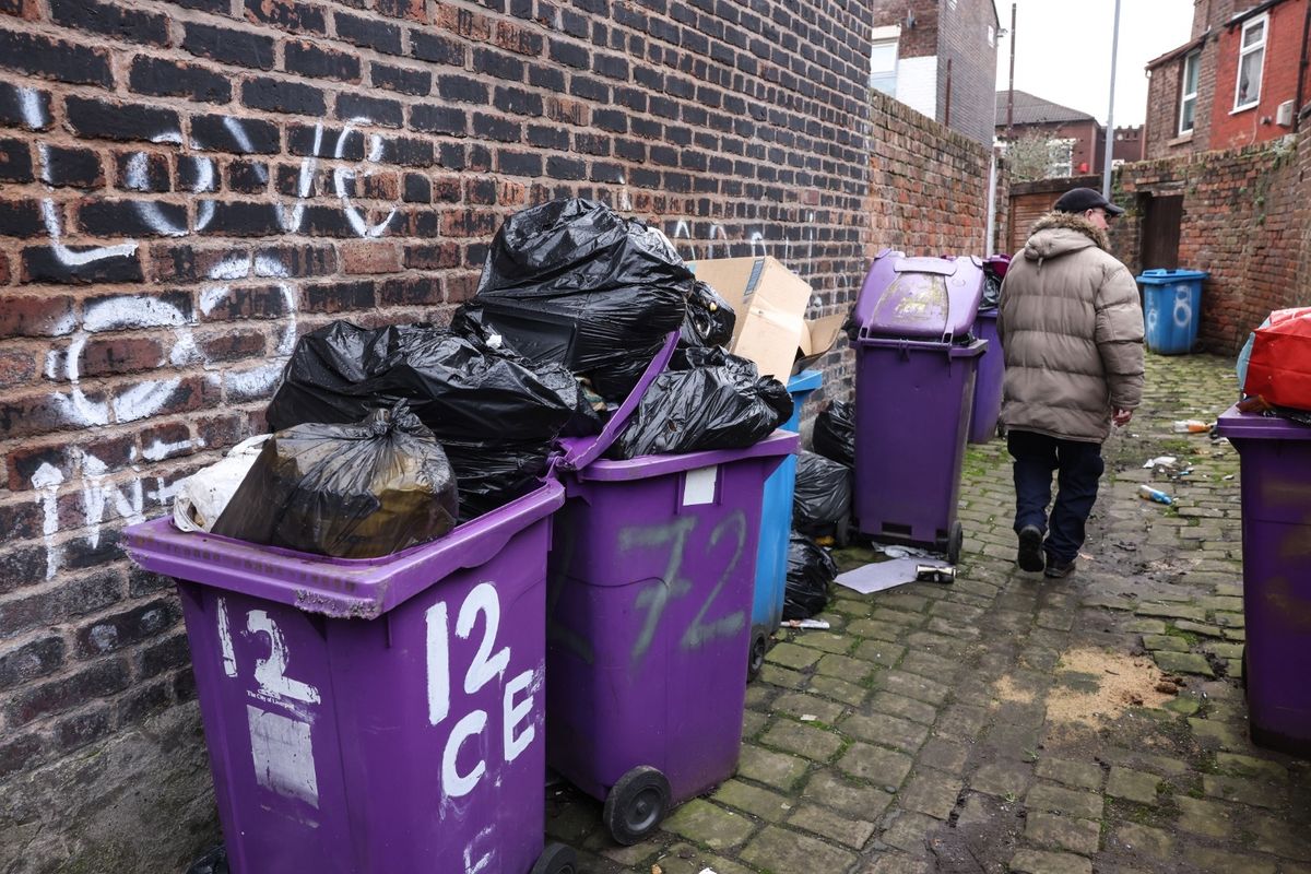 Bins overflow in Tuebrook. 