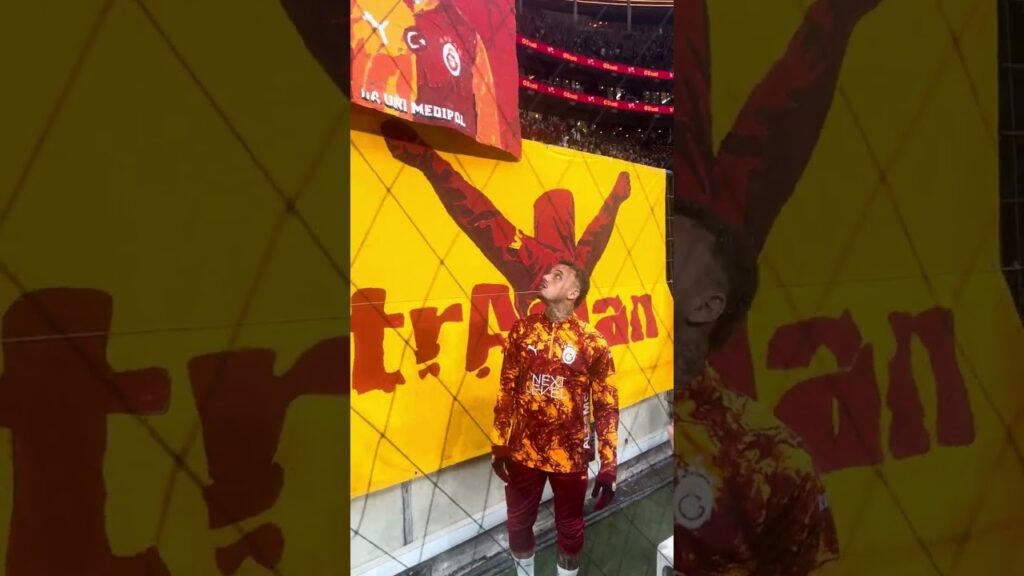 🟡🔴 Noa Lang, kendisi için yapılan posterle poz verdi! #shorts