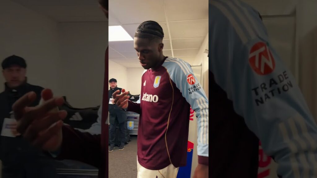 Amadou Onana upgraded his celebration. Now the 3 points is in the boots 🤣👏