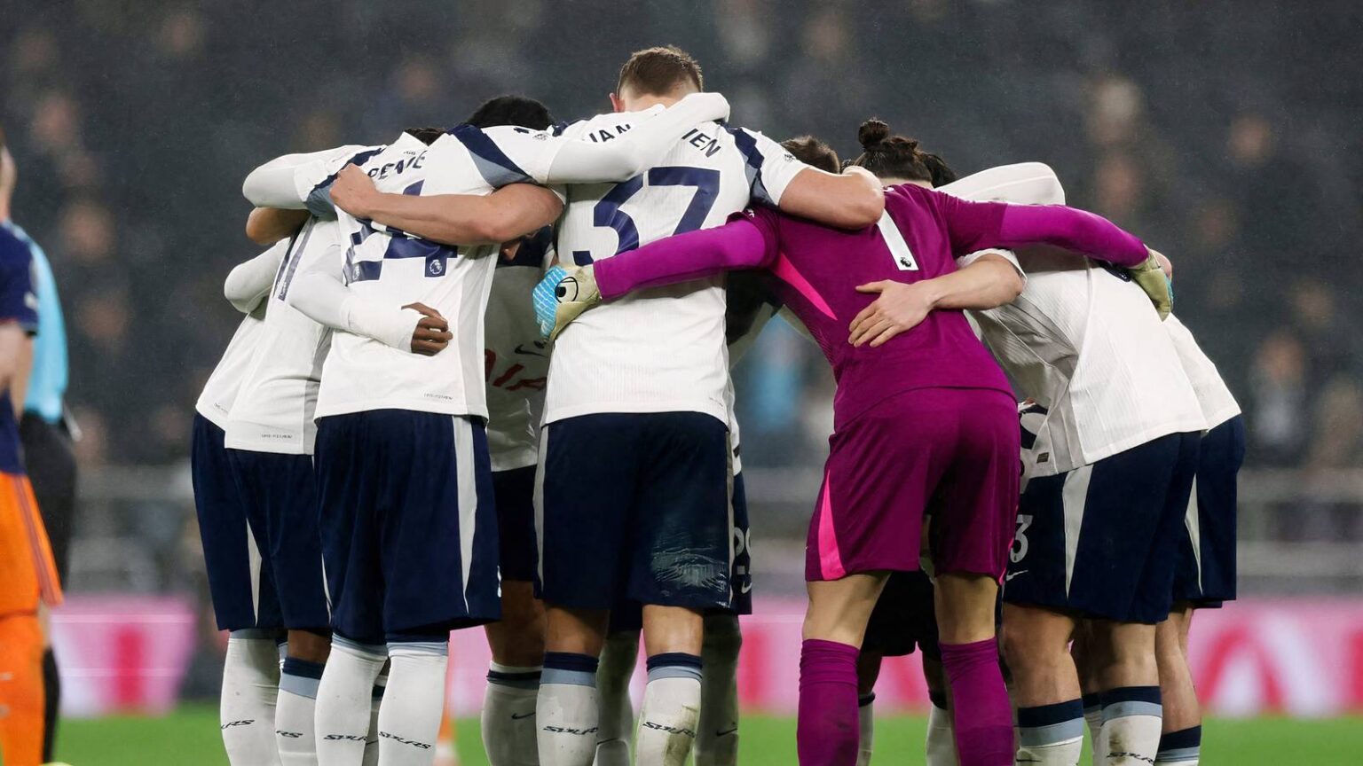 Aston Villa plotting move for Tottenham's Bergvall after January contact