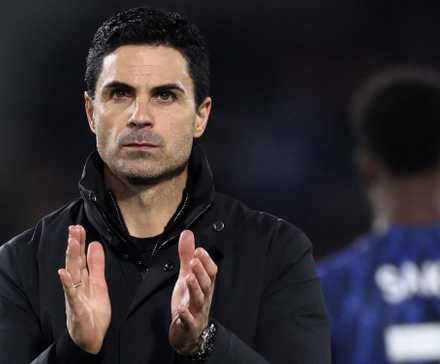 Arsenal manager Mikel Arteta applauds fans after the match