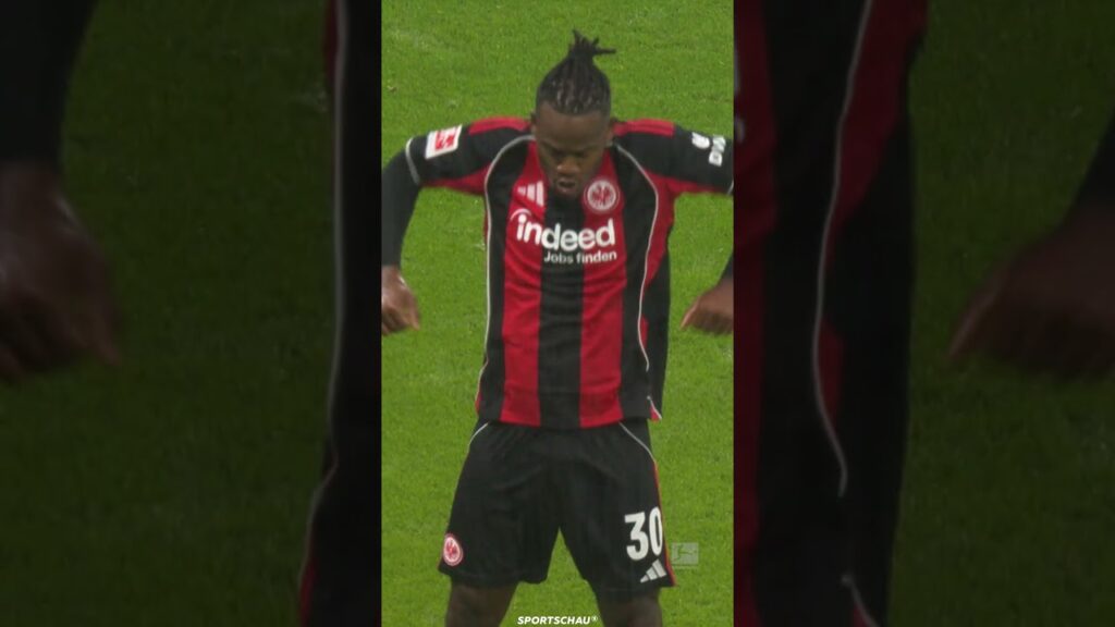 Eine Rakete als Elfmeter | Sportschau Fußball #shorts