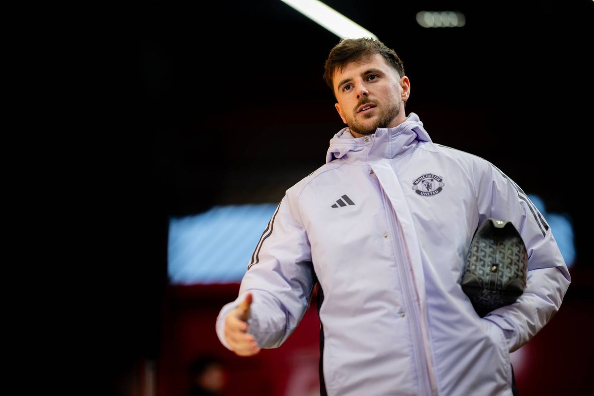 Mason Mount before a Manchester United game