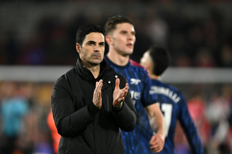 If you can’t handle title pressure, leave the club BRENTFORD, ENGLAND - FEBRUARY 12: Mikel Arteta, Manager of Arsenal, applauds the fans following the Premier League match between Brentford and Arse...