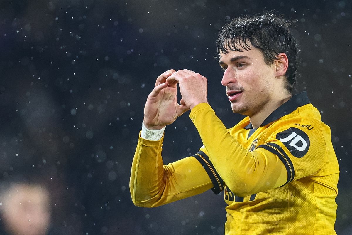 Hugo Bueno of Wolverhampton Wanderers celebrates his goal against Arsenal