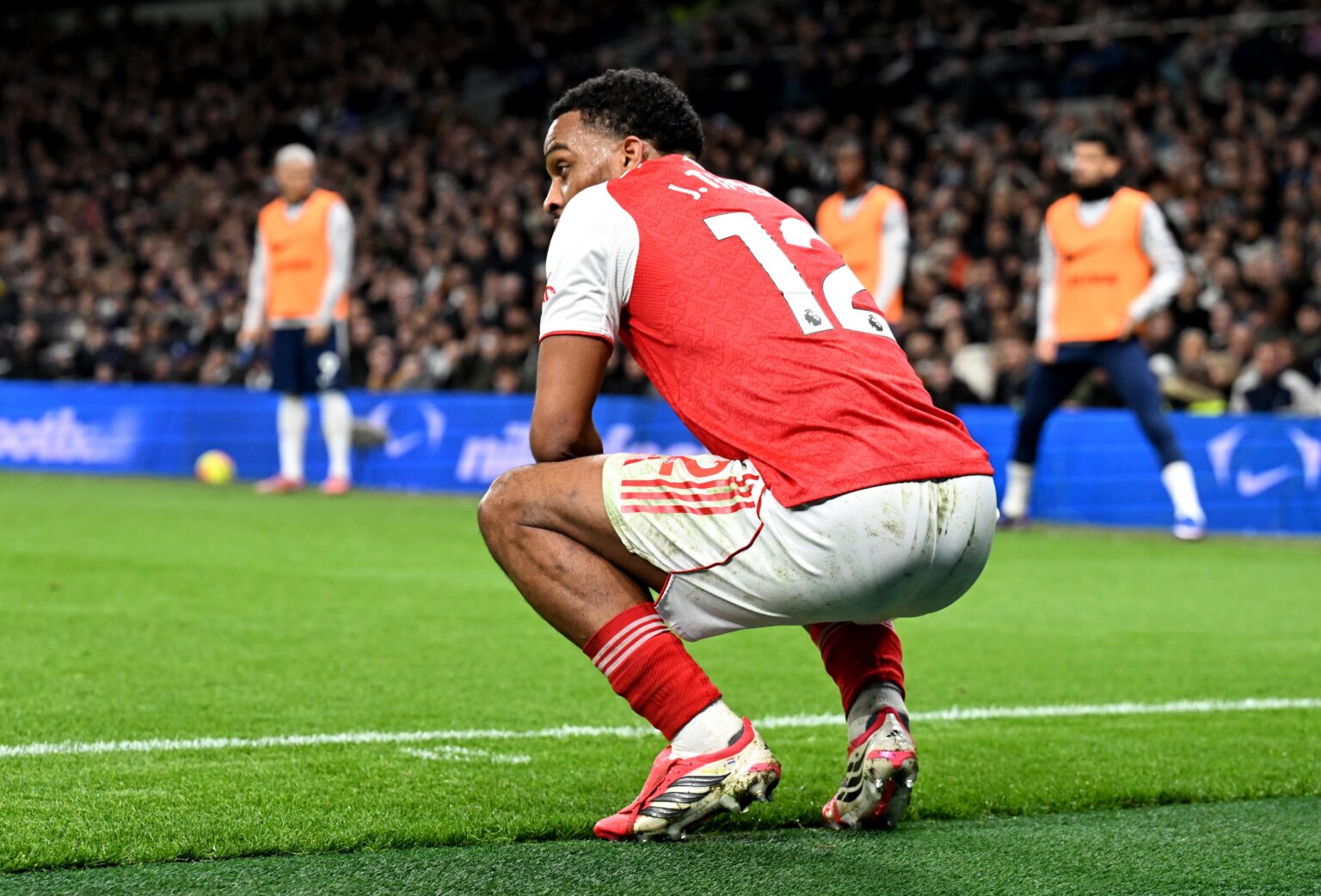 r/Gunners, as we gear up towards the end of a rollercoaster season, what content would you like to see more of from the official u/Arsenal account? 🤔