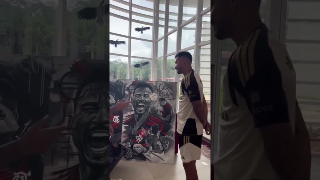 A "GLÓRIA ETERNA" ESTÁ ETERNIZADA! 🏆🔴⚫ Danilo recebeu essa BAITA PINTURA de presente #shorts