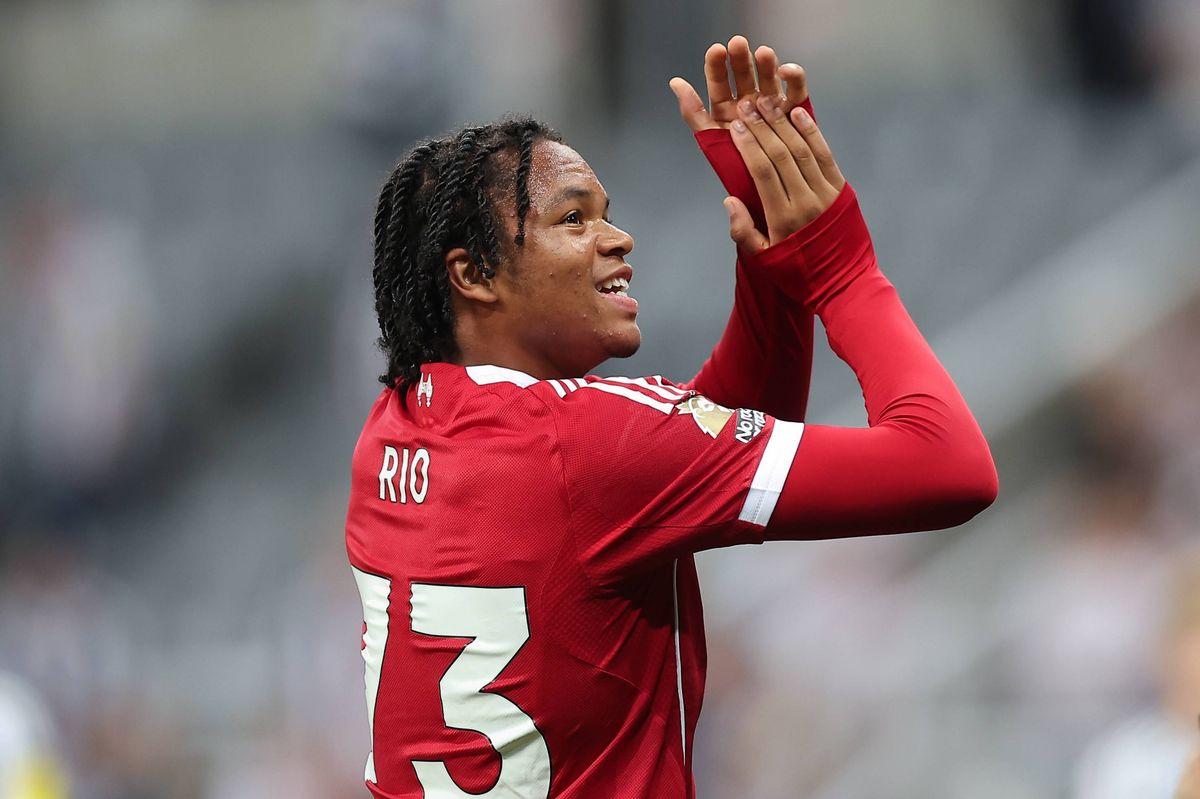 NEWCASTLE UPON TYNE, ENGLAND - AUGUST 25: Rio Ngumoha of Liverpool applauds the Liverpool fans after the Premier League match between Newcastle United and Liverpool at St James' Park on August 25, 2025 in Newcastle upon Tyne, England. (Photo by Daniel Chesterton/Offside/Offside via Getty Images)