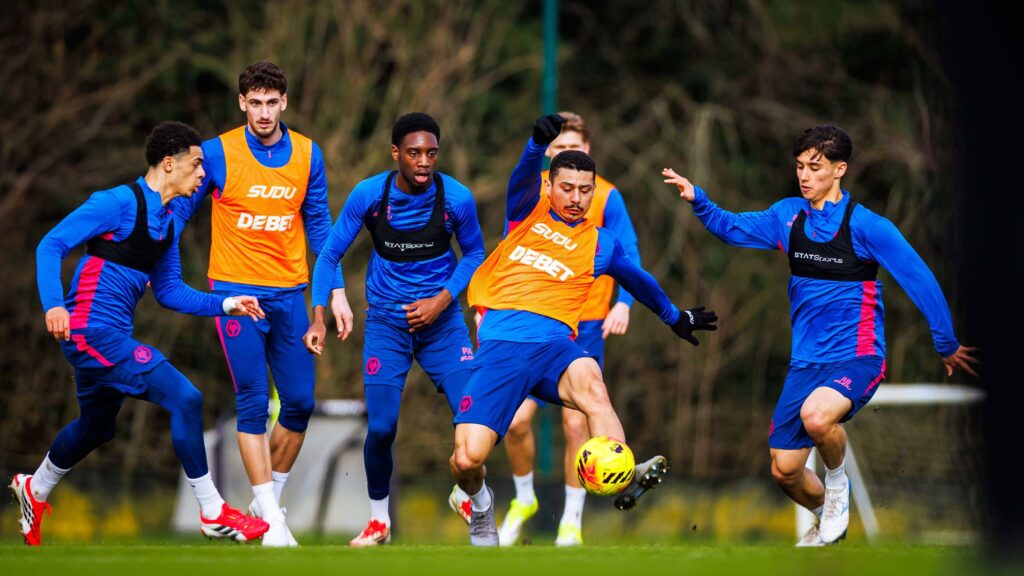 Gallery | Preparing for the Villans | Men's First-Team | News