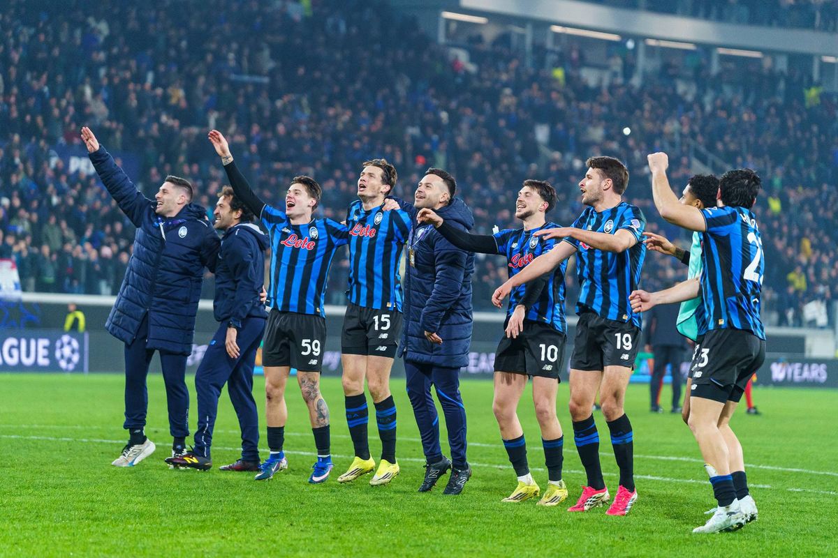Players of Atalanta BC celebrate after winning the UEFA Champions League 2025/26 Play-off Second Leg match between Atalanta BC and Borussia Dortmund at Stadio di Bergamo on February 25, 2026 in Bergamo, Italy.