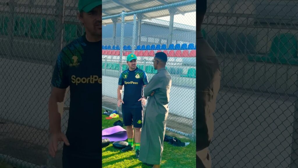 Kikao cha Ali Kamwe na Kocha Pedro Goncalves