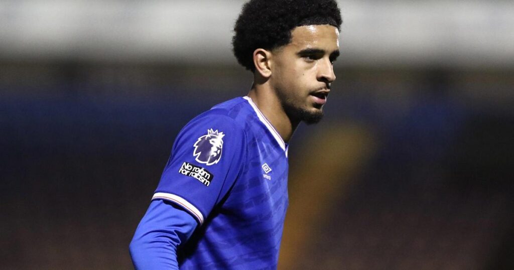 Ipswich Town: Jamie Mauge re-joins Bury Town on loan