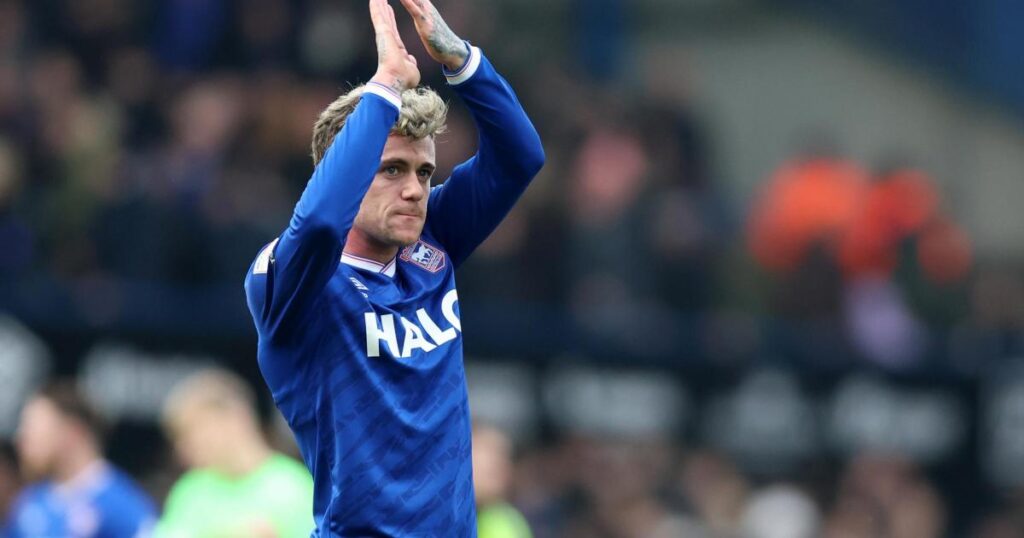 Szmodics set to join Derby after deal sheet submitted
