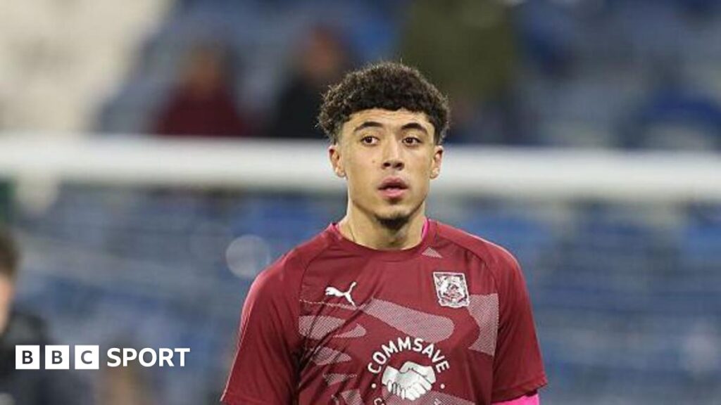 Bradford City: Bantams loan in Manchester United's Ethan Wheatley