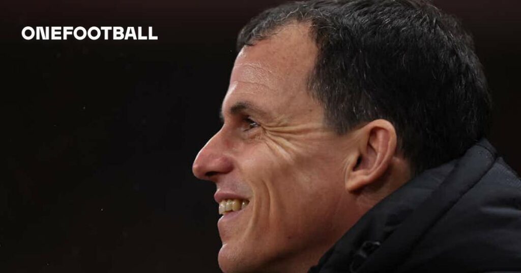 Régis Le Bris gives Sunderland team news before Fulham test