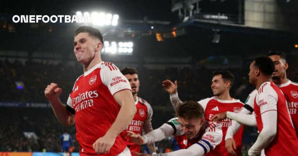 Ex-Chelsea boss praises Arsenal striker ahead of derby clash Icon: OneFootball