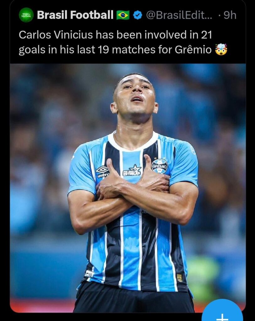 Carlos Vinícius estava livre no verão passado.