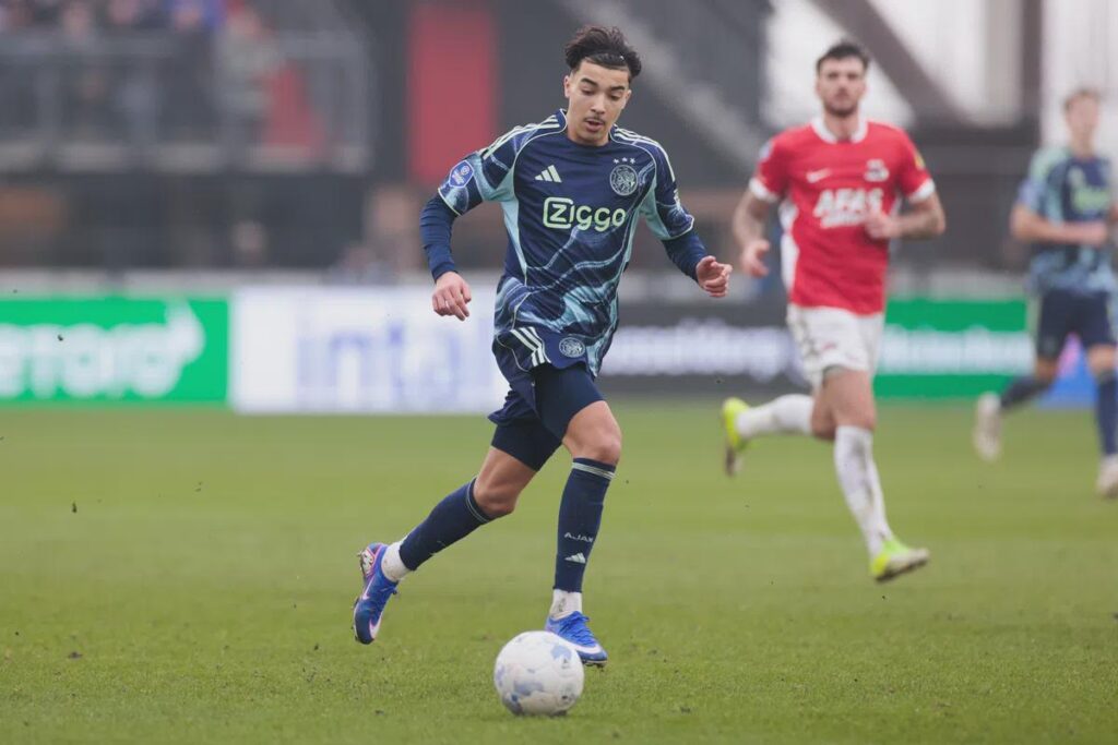Ajax has made Rayane Bounida (19) a contract proposal. Because the top talent is going through a strong development, Ajax would like to have him under contract for longer.