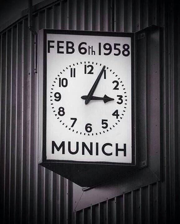 Today, on the 68th anniversary, r/LiverpoolFC remembers those who lost their lives in the Munich Air Disaster.