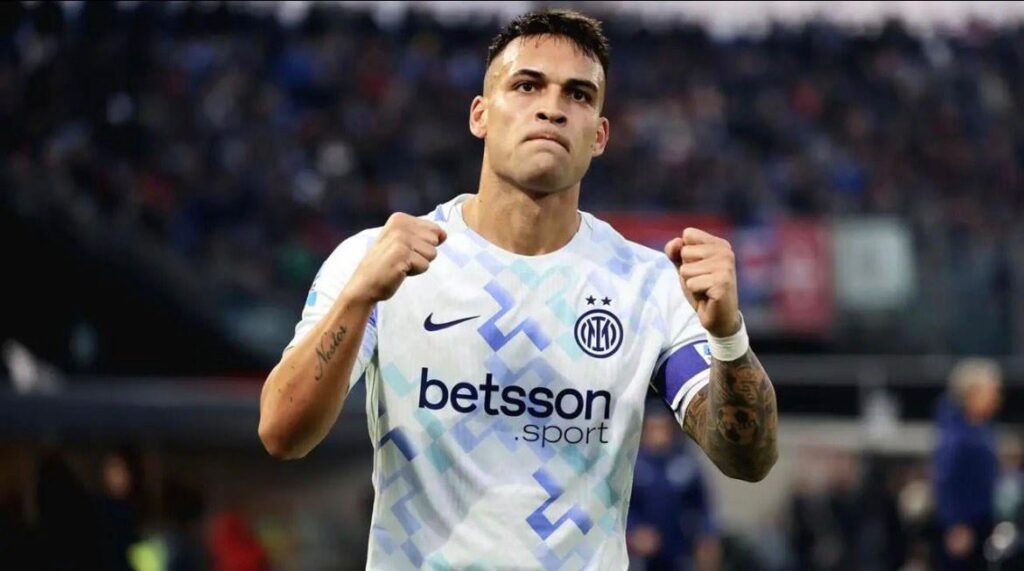 Lautaro is confirmed out for a full month, which means he’ll miss several key games, including the derby.