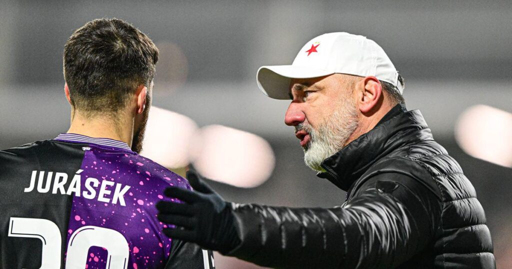 Jurásek em grande depois do Benfica: «Vê-se que sabe o que fazer em campo»